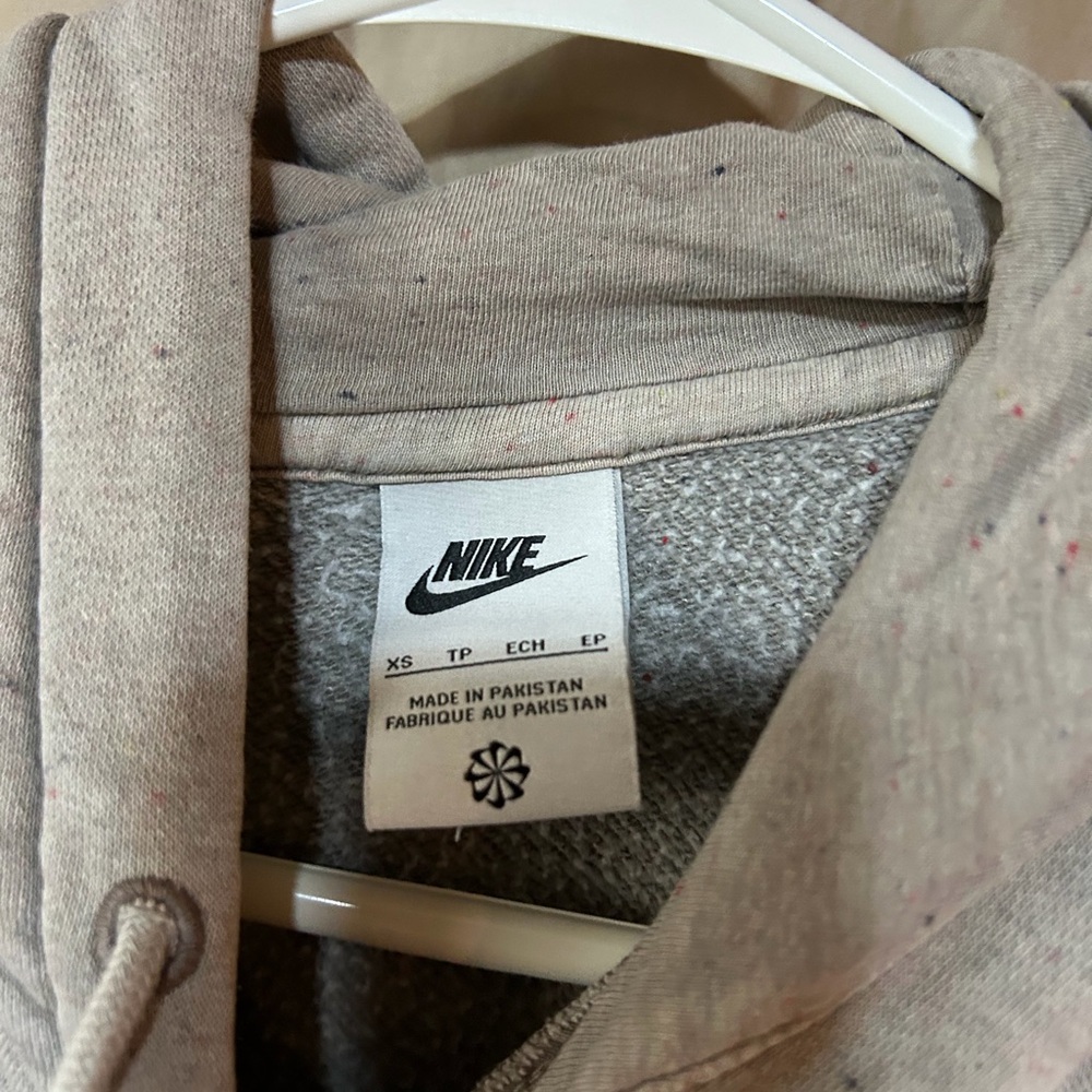 Nike sweatshirt - Picture 2 of 3